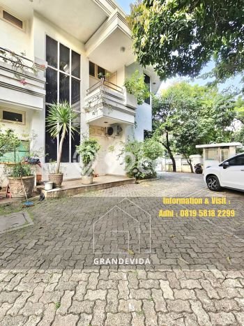 Siap Huni Rumah Mewah 4 Kamar di Kebayoran Baru Dekat ke Mana Pun Siap Huni Rumah Mewah 4 Kamar di Kebayoran Baru Dekat ke Mana Pun