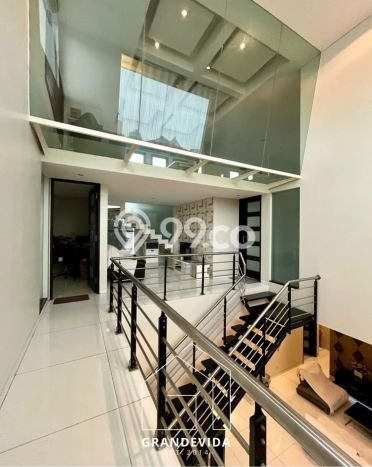 Rumah Elit Modern Tanpa Renovasi di Kemang Jakarta Selatan Rumah Elit Modern Tanpa Renovasi di Kemang Jakarta Selatan