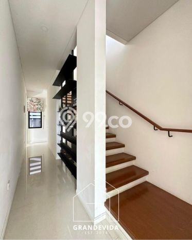 Rumah Luxury Modern Siap Huni di Kemang Jakarta Selatan Rumah Luxury Modern Siap Huni di Kemang Jakarta Selatan