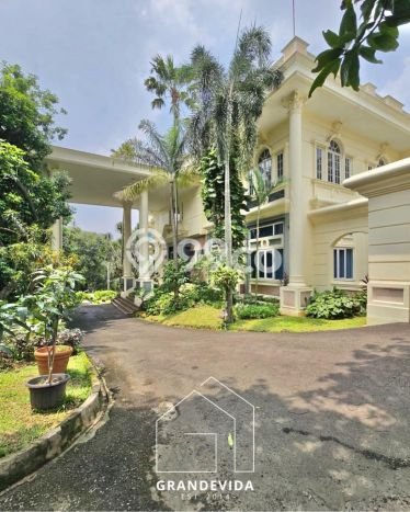 Ready to Use! Luxury House LT 10000m2 Desain Elegan di Kemang Ready to Use! Luxury House LT 10000m2 Desain Elegan di Kemang