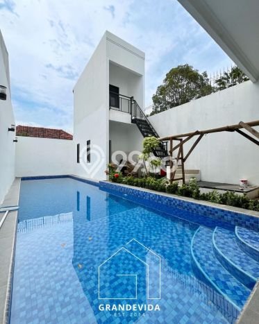 Hunian Mewah LB 380m2 Siap Pakai Desain Elegan di Kemang, Jakarta Selatan Hunian Mewah LB 380m2 Siap Pakai Desain Elegan di Kemang, Jakarta Selatan