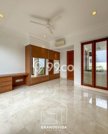 For Sale! Premium House LT 410m2 Desain Modern di Cipete For Sale! Premium House LT 410m2 Desain Modern di Cipete