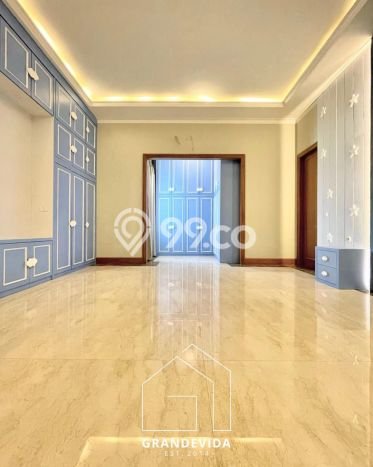 Hunian Elit LB 1000m2 Siap Huni Desain Elegan di Kemang, Jakarta Selatan Hunian Elit LB 1000m2 Siap Huni Desain Elegan di Kemang, Jakarta Selatan