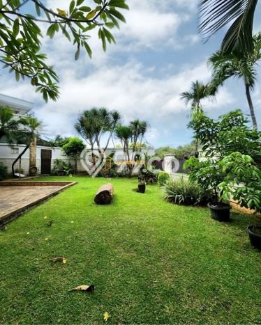 Rumah Mewah LB 700m2 Siap Huni Desain Elegan di Pondok Indah, Jakarta Selatan Rumah Mewah LB 700m2 Siap Huni Desain Elegan di Pondok Indah, Jakarta Selatan