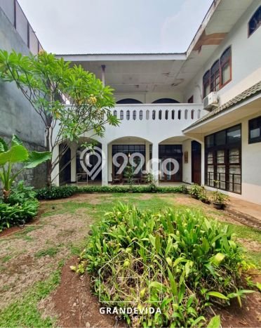 Hunian Mewah LB 600m2 Siap Pakai Desain Elegan di Kemang, Jakarta Selatan Hunian Mewah LB 600m2 Siap Pakai Desain Elegan di Kemang, Jakarta Selatan