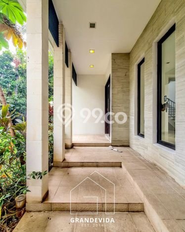 Ready to Use! Premium House LT 668m2 Desain Elegan di Kemang Ready to Use! Premium House LT 668m2 Desain Elegan di Kemang