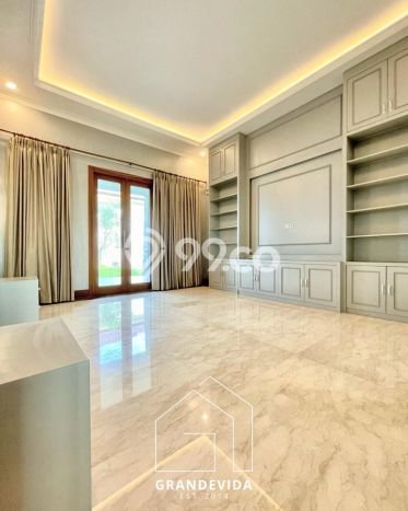 Hunian Elit LB 1000m2 Siap Huni Desain Elegan di Kemang, Jakarta Selatan Hunian Elit LB 1000m2 Siap Huni Desain Elegan di Kemang, Jakarta Selatan