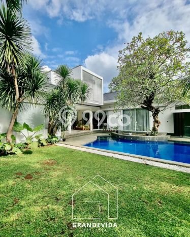 Hunian Mewah LB 700m2 Siap Huni Desain Elegan di Kemang, Jakarta Selatan Hunian Mewah LB 700m2 Siap Huni Desain Elegan di Kemang, Jakarta Selatan