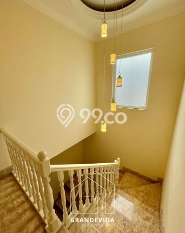 Rumah Elit LB 360m2 Siap Pakai Desain Elegan di Pondok Indah, Jakarta Selatan Rumah Elit LB 360m2 Siap Pakai Desain Elegan di Pondok Indah, Jakarta Selatan