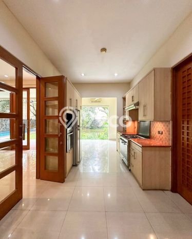 Ready to Use! Luxury House LT 585m2 Desain Modern di Kemang Ready to Use! Luxury House LT 585m2 Desain Modern di Kemang
