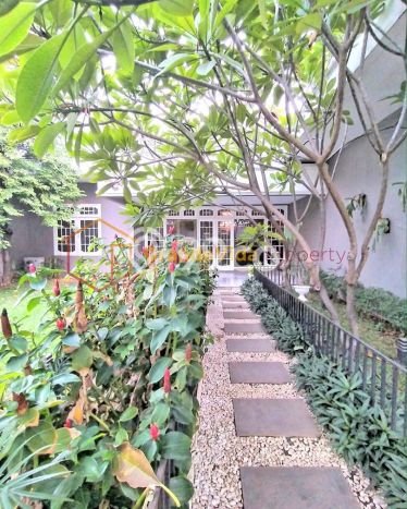 For Sale! Premium House LT 782m2 Desain Elegan di Cipete For Sale! Premium House LT 782m2 Desain Elegan di Cipete