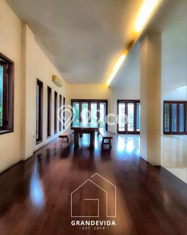Rumah Elit LB 900m2 Siap Huni Desain Elegan di Pondok Indah, Jakarta Selatan Rumah Elit LB 900m2 Siap Huni Desain Elegan di Pondok Indah, Jakarta Selatan