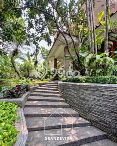 Hunian Mewah LB 500m2 Siap Pakai Desain Elegan di Kemang, Jakarta Selatan Hunian Mewah LB 500m2 Siap Pakai Desain Elegan di Kemang, Jakarta Selatan