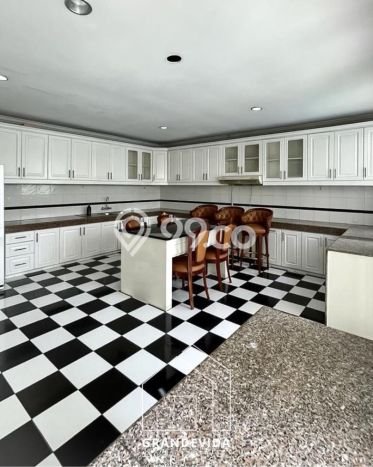 For Sale! Luxury House LT 820m2 Desain Modern di Pondok Indah For Sale! Luxury House LT 820m2 Desain Modern di Pondok Indah