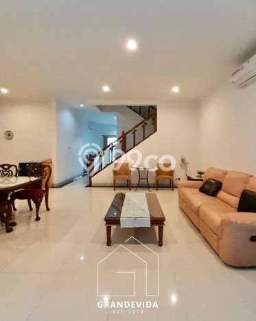 For Sale! Premium House LT 200m2 Desain Modern di Pondok Indah For Sale! Premium House LT 200m2 Desain Modern di Pondok Indah