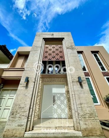 Rumah Mewah LB 300m2 Siap Pakai Desain Elegan di Pondok Indah, Jakarta Selatan Rumah Mewah LB 300m2 Siap Pakai Desain Elegan di Pondok Indah, Jakarta Selatan