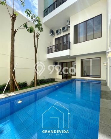 Hunian Elit LB 450m2 Siap Huni Desain Elegan di Pondok Indah, Jakarta Selatan Hunian Elit LB 450m2 Siap Huni Desain Elegan di Pondok Indah, Jakarta Selatan