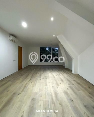 Rumah Luxury Modern Siap Huni di Pondok Indah Jakarta Selatan Rumah Luxury Modern Siap Huni di Pondok Indah Jakarta Selatan