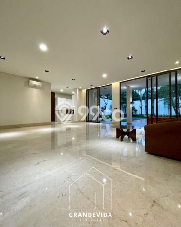 Jual Rumah Luas Megah Dengan View Cantik di Kemang, Jakarta Selatan Jual Rumah Luas Megah Dengan View Cantik di Kemang, Jakarta Selatan