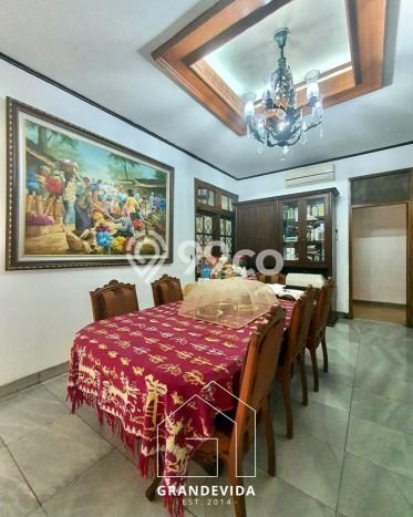 For Sale! Premium House LT 689m2 Desain Elegan di Pondok Indah For Sale! Premium House LT 689m2 Desain Elegan di Pondok Indah