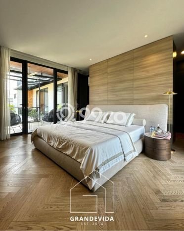 For Sale! Luxury House LT 208m2 Desain Modern di Kemang For Sale! Luxury House LT 208m2 Desain Modern di Kemang