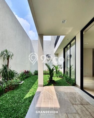 For Sale! Premium House LT 174m2 Desain Elegan di Kemang For Sale! Premium House LT 174m2 Desain Elegan di Kemang