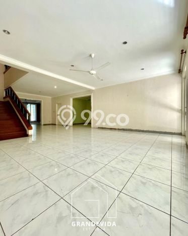 Rumah Luxury Modern Tanpa Renovasi di Pondok Indah Jakarta Selatan Rumah Luxury Modern Tanpa Renovasi di Pondok Indah Jakarta Selatan