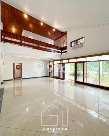 Jual Rumah Luas Megah Dengan View Eksklusif di Kemang, Jakarta Selatan Jual Rumah Luas Megah Dengan View Eksklusif di Kemang, Jakarta Selatan