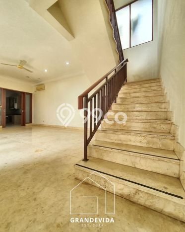 Rumah Elit LB 650m2 Siap Huni Desain Elegan di Cipete, Jakarta Selatan Rumah Elit LB 650m2 Siap Huni Desain Elegan di Cipete, Jakarta Selatan