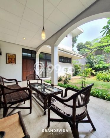 Hunian Mewah LB 600m2 Siap Pakai Desain Elegan di Kemang, Jakarta Selatan Hunian Mewah LB 600m2 Siap Pakai Desain Elegan di Kemang, Jakarta Selatan