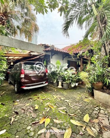 Jual Rumah Luas Megah Dengan View Eksklusif di Kemang, Jakarta Selatan Jual Rumah Luas Megah Dengan View Eksklusif di Kemang, Jakarta Selatan
