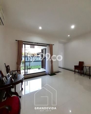 For Sale! Premium House LT 200m2 Desain Modern di Pondok Indah For Sale! Premium House LT 200m2 Desain Modern di Pondok Indah