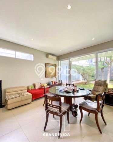 Rumah Elit LB 422m2 Siap Huni Desain Elegan di Kemang, Jakarta Selatan Rumah Elit LB 422m2 Siap Huni Desain Elegan di Kemang, Jakarta Selatan