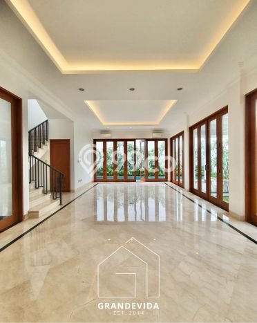 Hunian Elit LB 525m2 Siap Pakai Desain Elegan di Pondok Indah, Jakarta Selatan Hunian Elit LB 525m2 Siap Pakai Desain Elegan di Pondok Indah, Jakarta Selatan