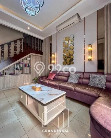 Rumah Elit Modern Tanpa Renovasi di Cipete Jakarta Selatan Rumah Elit Modern Tanpa Renovasi di Cipete Jakarta Selatan