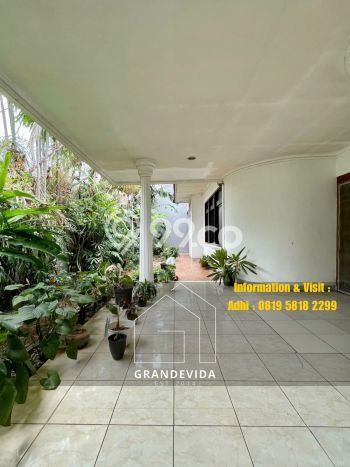 Hunian Mewah Siap Huni LT 1053m2 di Kebayoran Baru, Jakarta Selatan Hunian Mewah Siap Huni LT 1053m2 di Kebayoran Baru, Jakarta Selatan