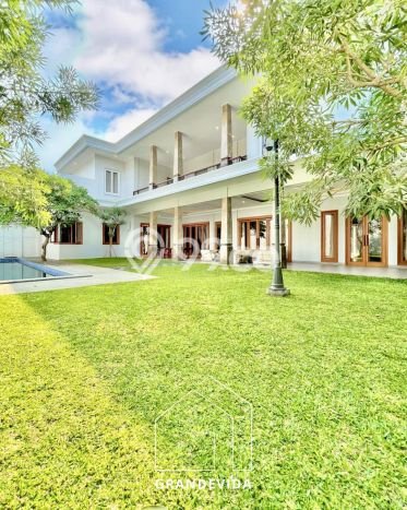 Hunian Elit LB 1000m2 Siap Huni Desain Elegan di Kemang, Jakarta Selatan Hunian Elit LB 1000m2 Siap Huni Desain Elegan di Kemang, Jakarta Selatan