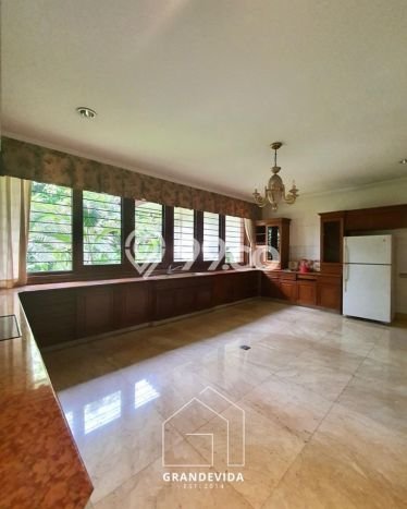 Rumah Elit Modern Tanpa Renovasi di Pondok Indah Jakarta Selatan Rumah Elit Modern Tanpa Renovasi di Pondok Indah Jakarta Selatan