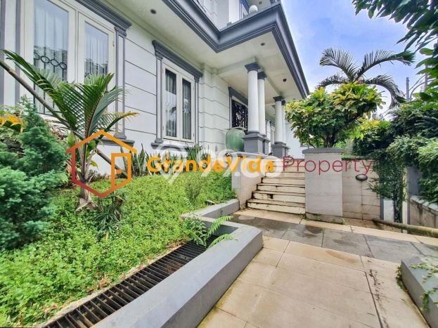 Rumah Elit LB 477m2 Siap Pakai Desain Elegan di Pondok Indah, Jakarta Selatan Rumah Elit LB 477m2 Siap Pakai Desain Elegan di Pondok Indah, Jakarta Selatan