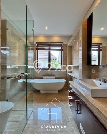 For Sale! Luxury House LT 920m2 Desain Elegan di Cipete For Sale! Luxury House LT 920m2 Desain Elegan di Cipete