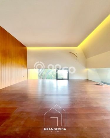 Hunian Elit LB 425m2 Siap Pakai Desain Elegan di Kemang, Jakarta Selatan Hunian Elit LB 425m2 Siap Pakai Desain Elegan di Kemang, Jakarta Selatan