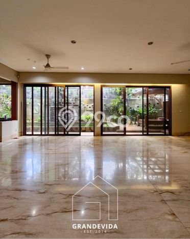 Hunian Mewah LB 320m2 Siap Pakai Desain Elegan di Kemang, Jakarta Selatan Hunian Mewah LB 320m2 Siap Pakai Desain Elegan di Kemang, Jakarta Selatan