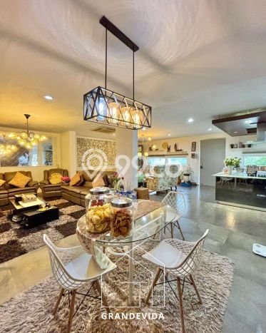 Ready to Use! Premium House LT 198m2 Desain Elegan di Pondok Indah Ready to Use! Premium House LT 198m2 Desain Elegan di Pondok Indah