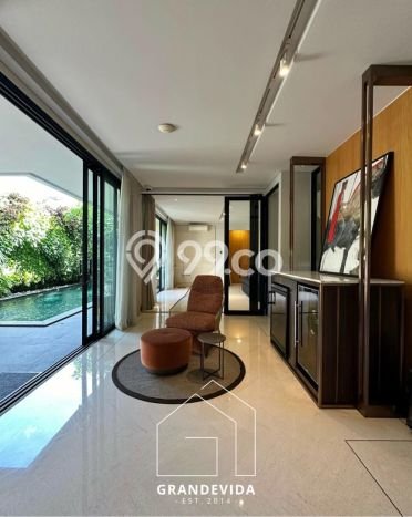 For Sale! Luxury House LT 208m2 Desain Modern di Kemang For Sale! Luxury House LT 208m2 Desain Modern di Kemang