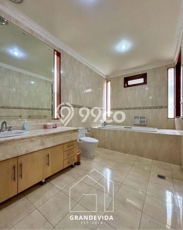 Rumah Luxury Modern Tanpa Renovasi di Kemang Jakarta Selatan Rumah Luxury Modern Tanpa Renovasi di Kemang Jakarta Selatan