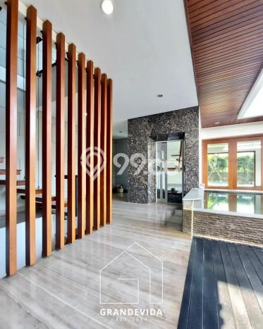 Hunian Mewah LB 650m2 Siap Pakai Desain Elegan di Pondok Indah, Jakarta Selatan Hunian Mewah LB 650m2 Siap Pakai Desain Elegan di Pondok Indah, Jakarta Selatan