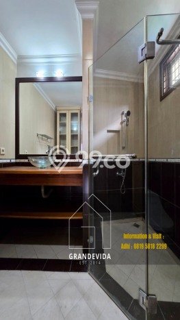 For Sale! Luxury House LT 510m2 Desain Elegan di Senayan For Sale! Luxury House LT 510m2 Desain Elegan di Senayan