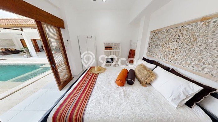 For Sale! Vila Kawasan Seminyak, Luas 330m², Akses Mudah Fasilitas Umum For Sale! Vila Kawasan Seminyak, Luas 330m², Akses Mudah Fasilitas Umum
