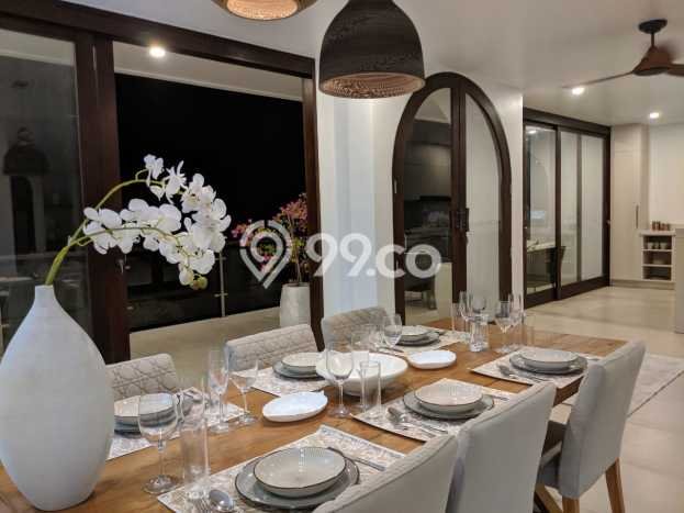 Dijual Vila di , Luas 370m2m², Dekat mudah fasilitas Dijual Vila di , Luas 370m2m², Dekat mudah fasilitas