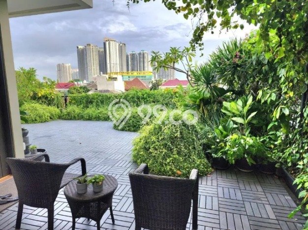 Hunian Mewah LB 330m2 Siap Pakai Desain Elegan di Slipi, Jakarta Barat Hunian Mewah LB 330m2 Siap Pakai Desain Elegan di Slipi, Jakarta Barat